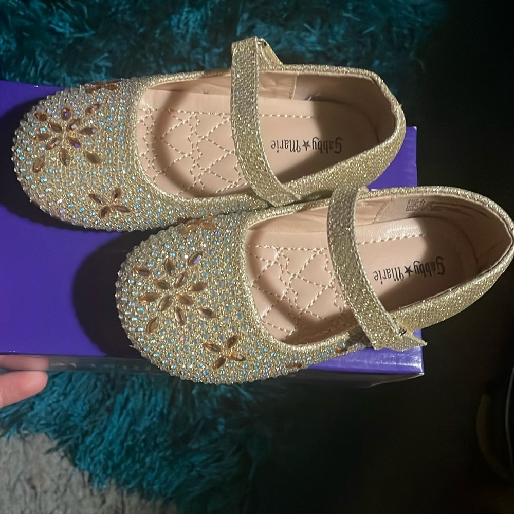Brand new size 6 brand name Gabby Marie never been worn.